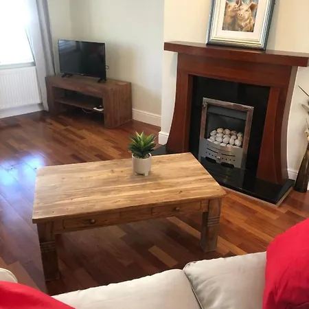 Self Catering אורנמור